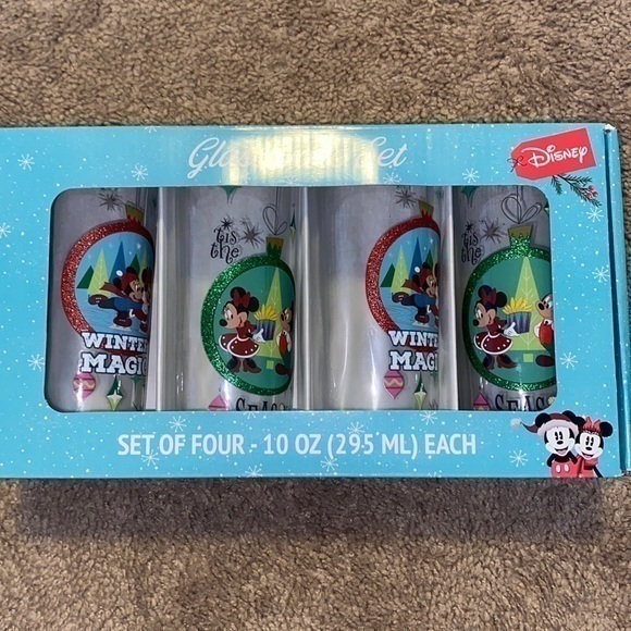 Disney set of Four 10 oz Holiday glassware set Winter Magic - Picture 1 of 6